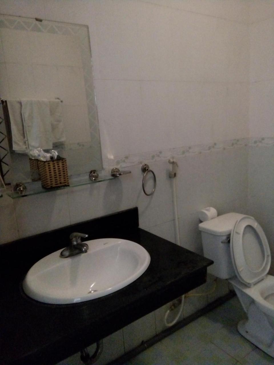 Khach San Thuong Mai Hotel Yen Thinh Екстериор снимка